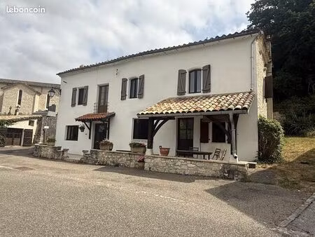 propriété 12 pièces 145 m²