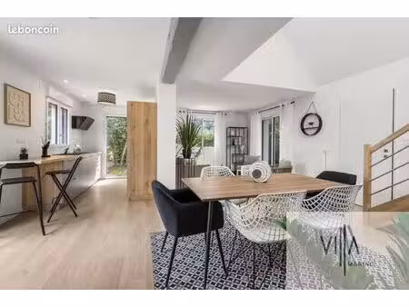 maison 8 pièces 118 m²