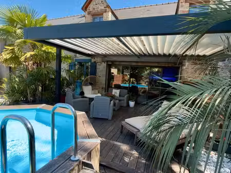 longère en pierre rénovée – 165 m² – 3 chambres – piscine & pergola – proche la gacilly