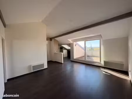spacieux t2 avec terrasse