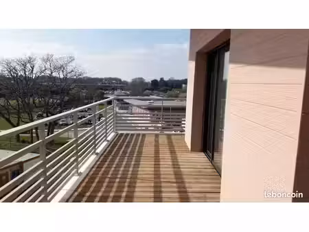 t3 66 m² neuf immaculée st nazaire dernier étage avec un garage