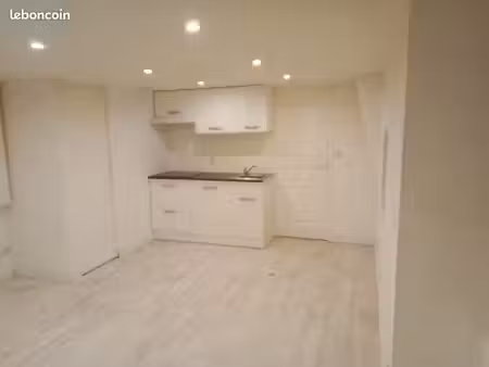location maison plein pied centre vay