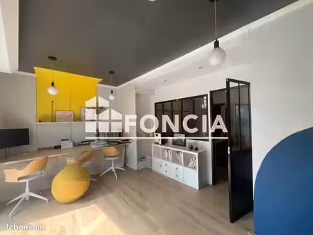 local commercial 56 m²