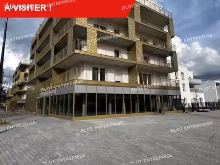 local commercial 141 m²