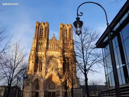 studio mezzanine sympa reims cathédrale- tram- étudiant