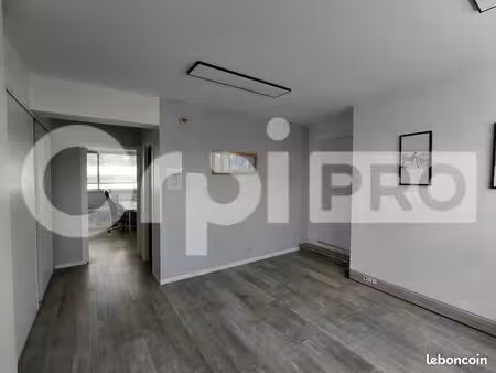 bureau 35 m²