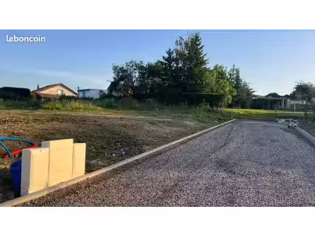 terrain à bâtir viabilisé hors lotissement trieux 630m2