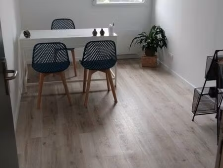 bureau à louer dans maison de santé a mauves sur loire