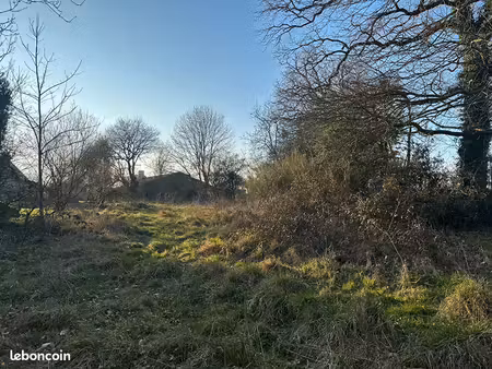 terrain 800 m² larre
