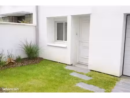 studio meublé 22 m² – gare / lafayette – étudiant – libre