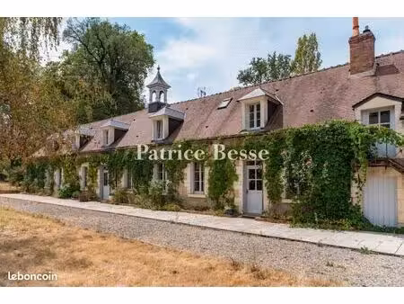 bâtiment 300 m²