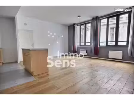 appartement 2 pièces 67 m²