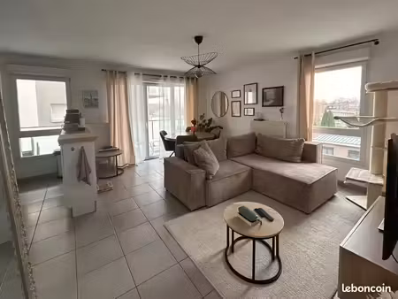 appartement t3 lumineux saint-hélène