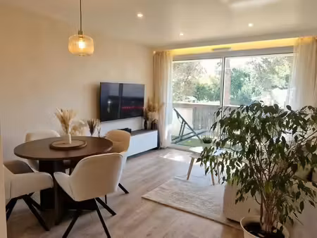 appartement t3 - 60m2 - balcon - cave - parking privatif