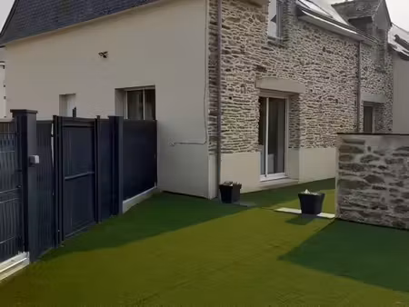 maison en pierres rénovée en 2011