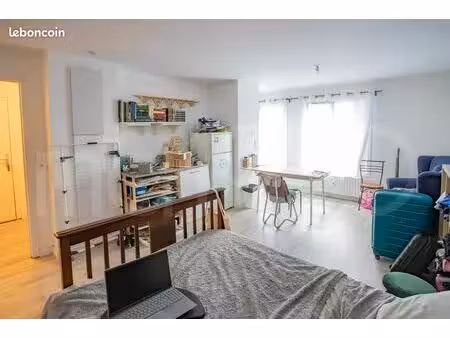 studio 1 pièce 32 m²