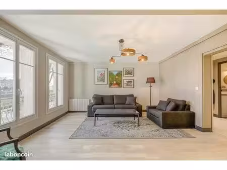 appartement t3 meublé de standing – 84 m² – centre-ville de laval – parking