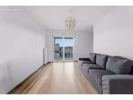 metz amphithéâtre - appartement t2 de 46m2 avec balcon  terrasse & parking - dpe b
