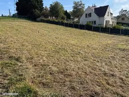 terrain 1 210 m² crisolles