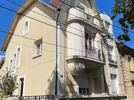 maison composée de 2 appartements
