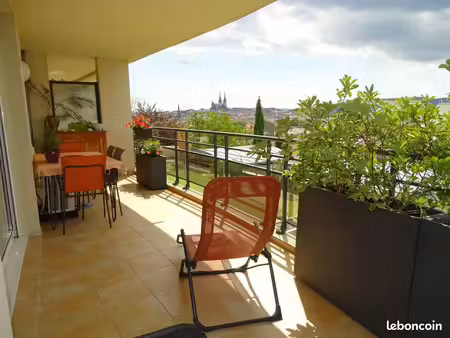 appartement 4 pièces avec terrasse et grand garage