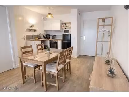 appartement t2  45m²  balcon  2 parkings  meublé