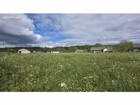 terrain à bâtir de 518 m² à olby (63)