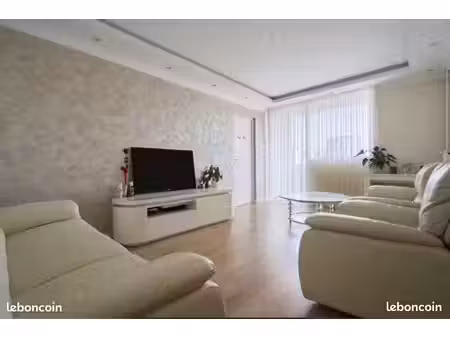tres belle appartement t3 de 70m2 sejour - sdb-chambre-balcon