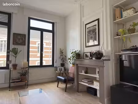 charmant t2 dans le quartier saint michel au pied la place philippe lebon