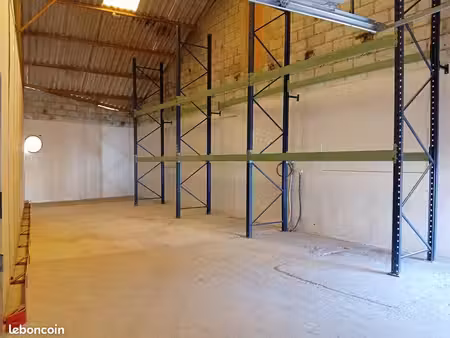entrepôt de stockage sécurisé
