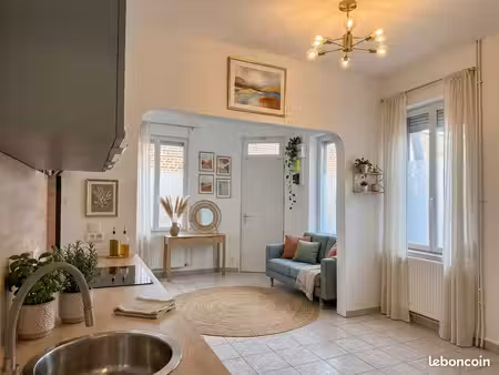 maison 3 chambres 70m² rénovée – métro à 100m – aucun travaux