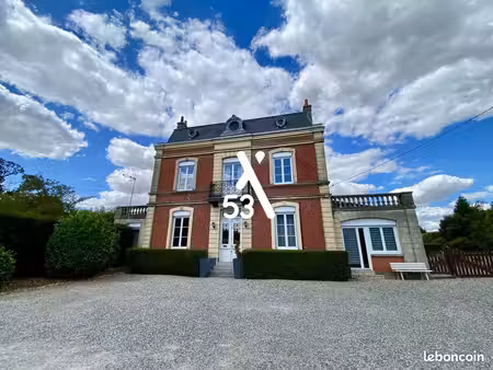 maison 8 pièces 270 m²