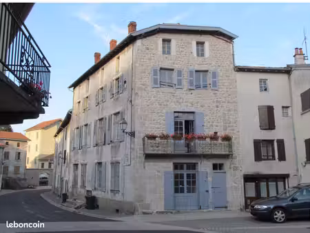 maison de village très lumineuse
