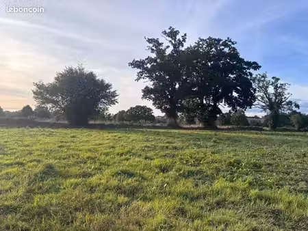 terrain 670 m² frenes