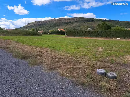 terrain à bâtir de 580 m² à issoire (63)