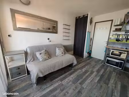 joli studio face à la mer pour étudiant