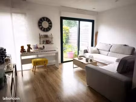 maison cubique contemporaine  lumineuse proche frontière belge et st amand-les-eaux