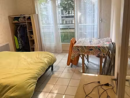 vds studio meublé dans une belle résidence arborée sur nevers
