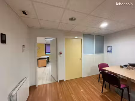 bureaux 130 m²