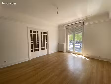 bureaux 83 m²