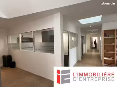 bureaux 268 m²