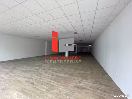 local commercial 428 m²