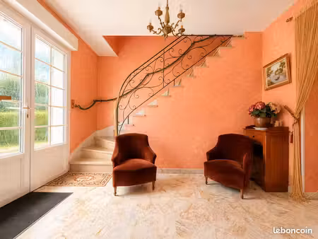 propriété 7 pièces 258 m²