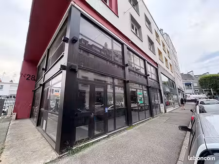 local commercial 220 m² lorient