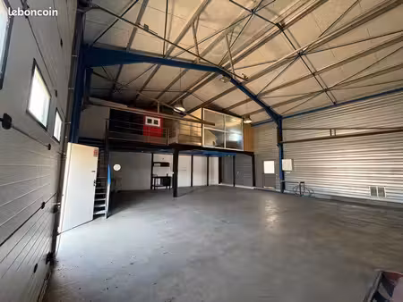 local commercial 150 m2