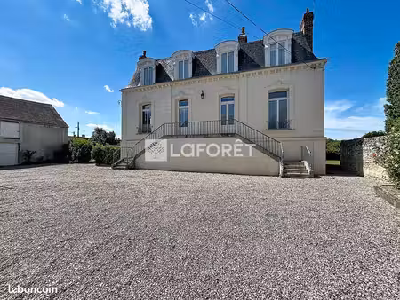 maison 9 pièces 202 m²