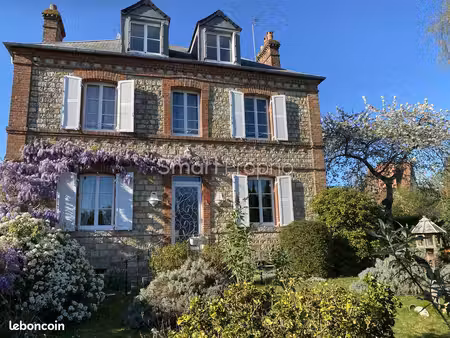 villa 6 pièces 140 m²
