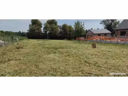 terrain 1063 m² alembon