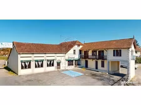immeuble 16 pièces 378 m²