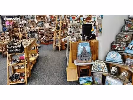 fond de commerce artisanat et bijoux au cœur des volcans d'auvergne